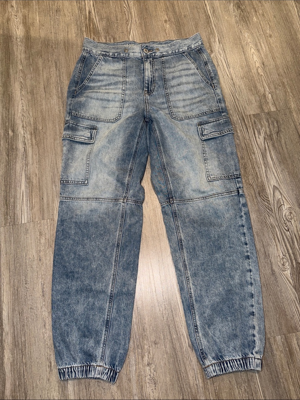 Women’s Washed Blue Cargo Denim Jogger Pants AE